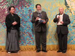 左から藤舎貴生さん、藤本草理事長、平野英俊氏